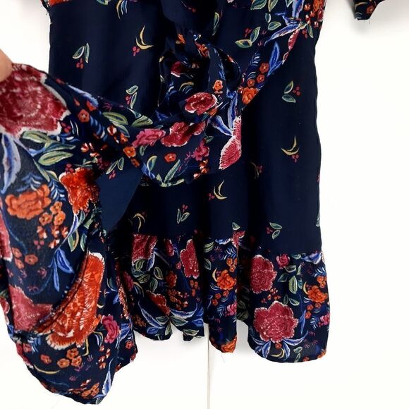 Selfie Leslie women's Blue Floral Print V-Neck Mini faux Wrap Dress Size S - Picture 4 of 10